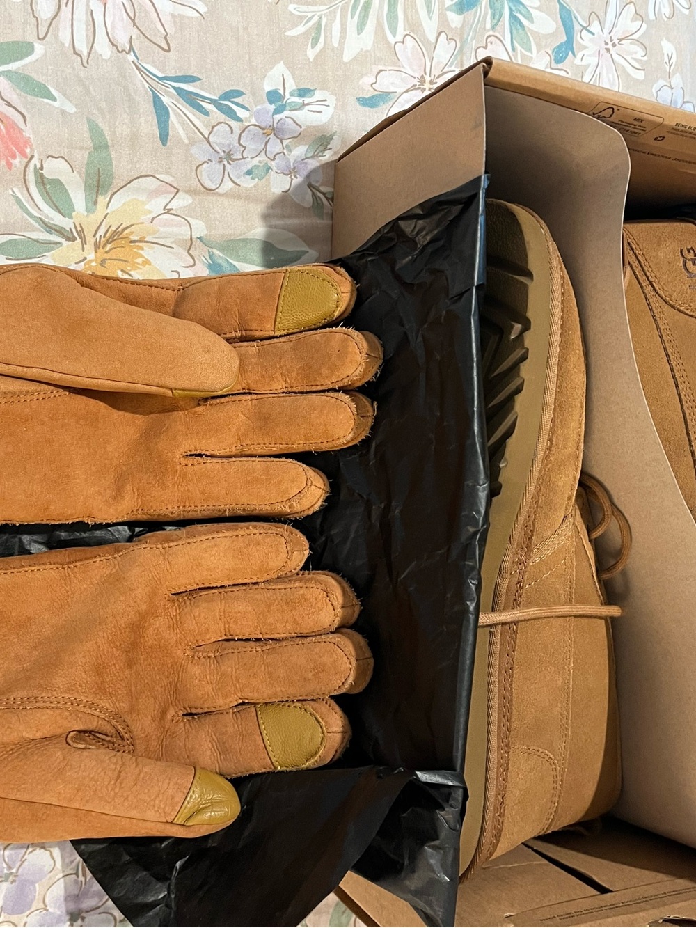 Men's Tan Suede Work Gloves with Touch Tips